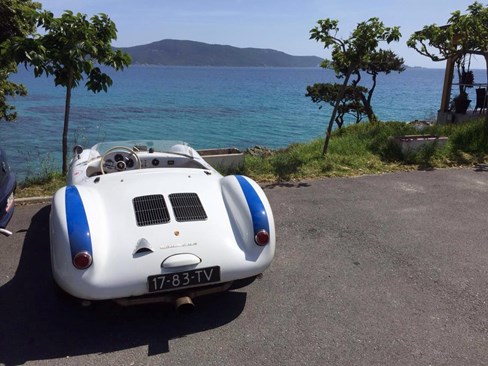 Porsche 550 Spyder at the sea